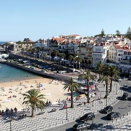 Historic Town Apartment Cascais